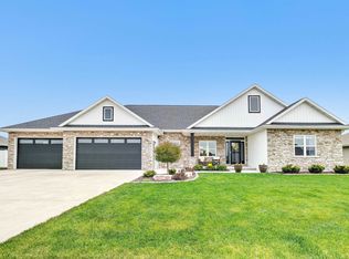 1773 Applewood Dr, De Pere, WI 54115