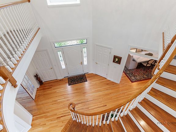 4th image of 5460 Churchill Ln