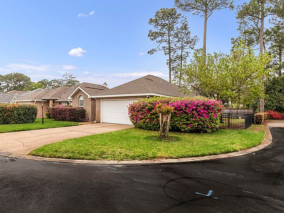 4th image of 1476 Travers Ct