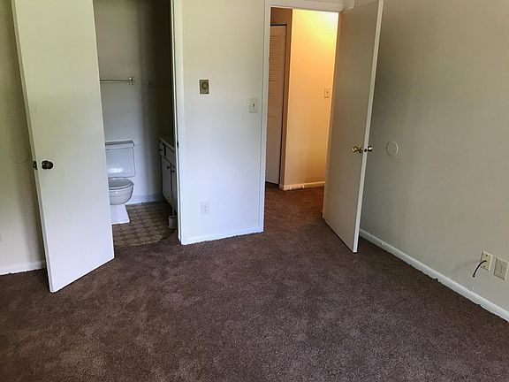 5th image of 2443 Echo Valley Dr