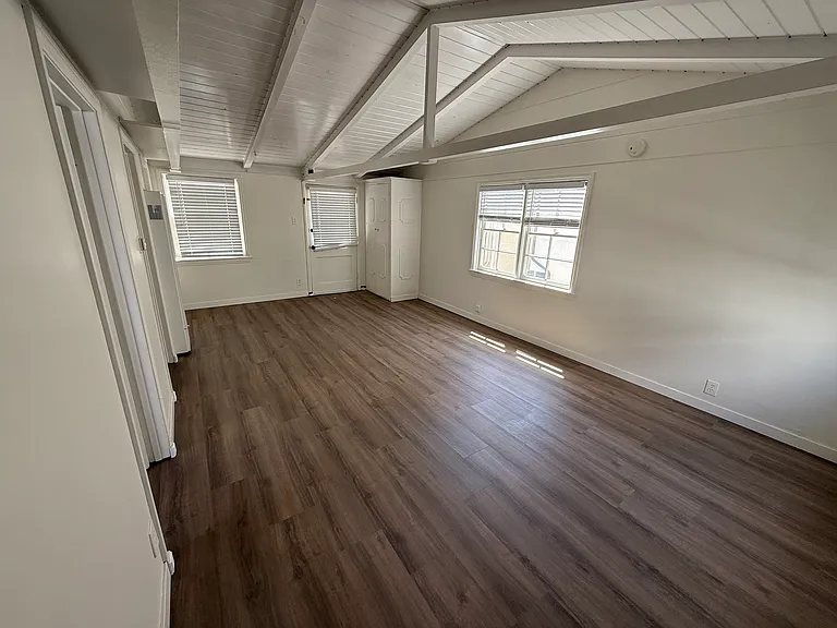 217 1/2 Sapphire Ave — Photo 8