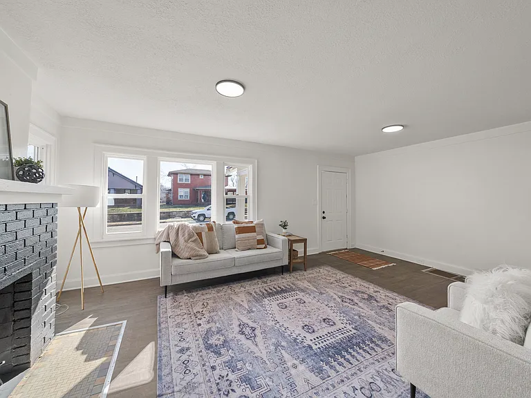 Highland Ave — Photo 13