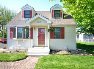 6040 W 99th St, Oak Lawn, IL