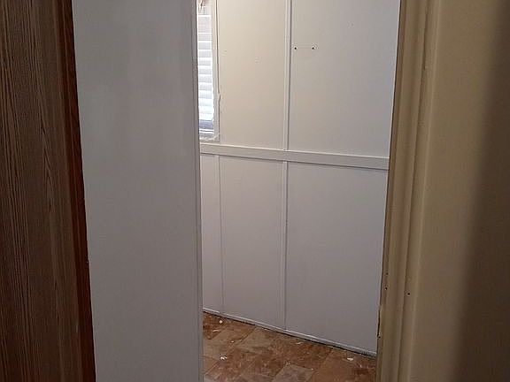 4th image of 220 3rd Ave S