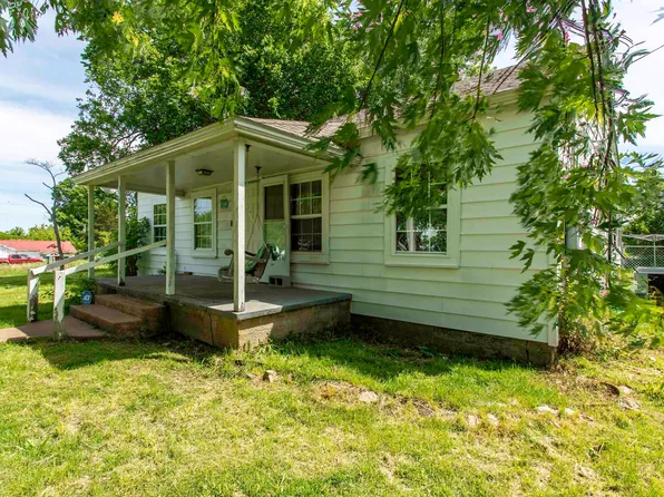 101 2nd St, Violet Hill, AR 72565
