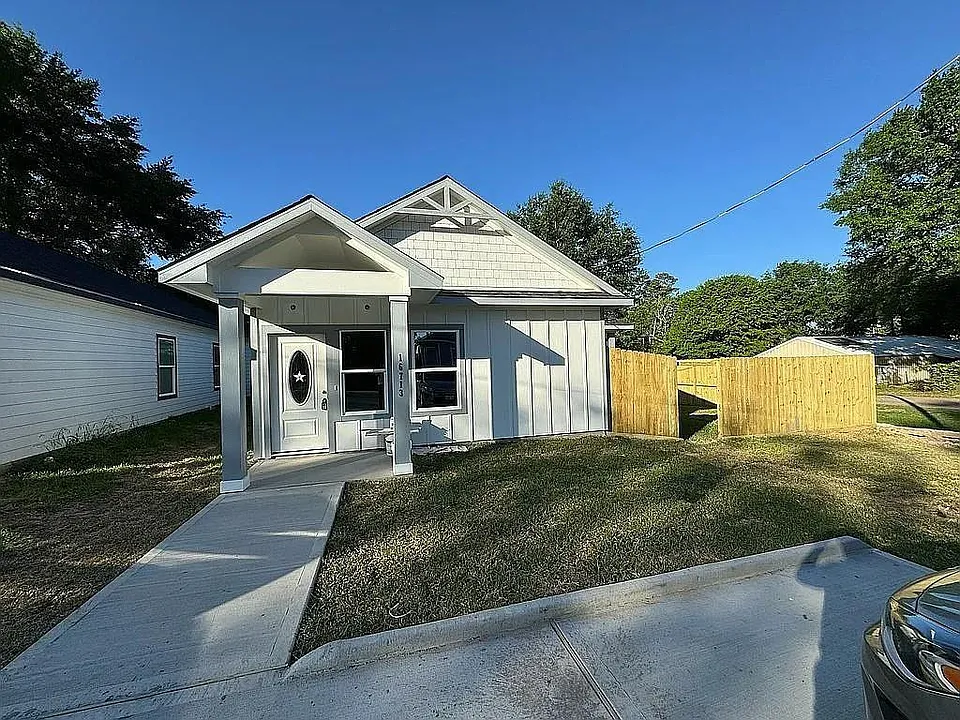 16713 E Forrestal