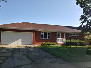 540 Penrose Rd, Dixon, IL 61021