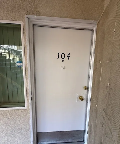 1530 E Broadway #104 — Photo 4