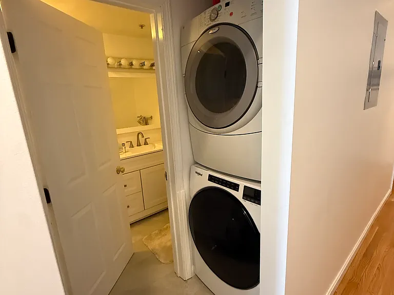 238 Hanover St #2 — Photo 23