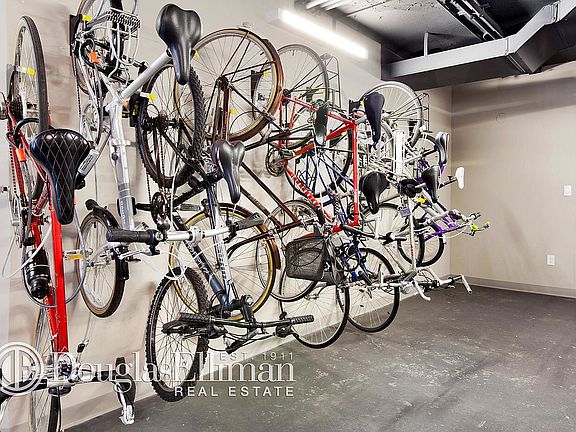 5th image of 607 W 137th St APT 52