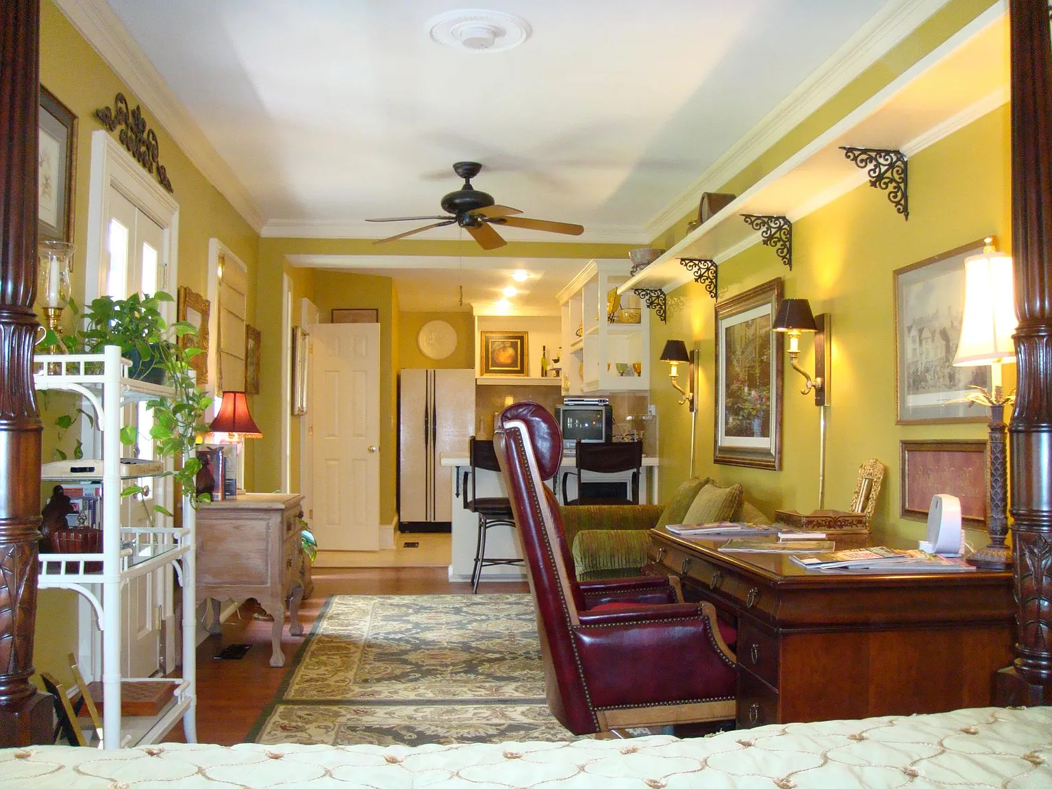 Studio, 550 sqft, $2,500 — Photo 3