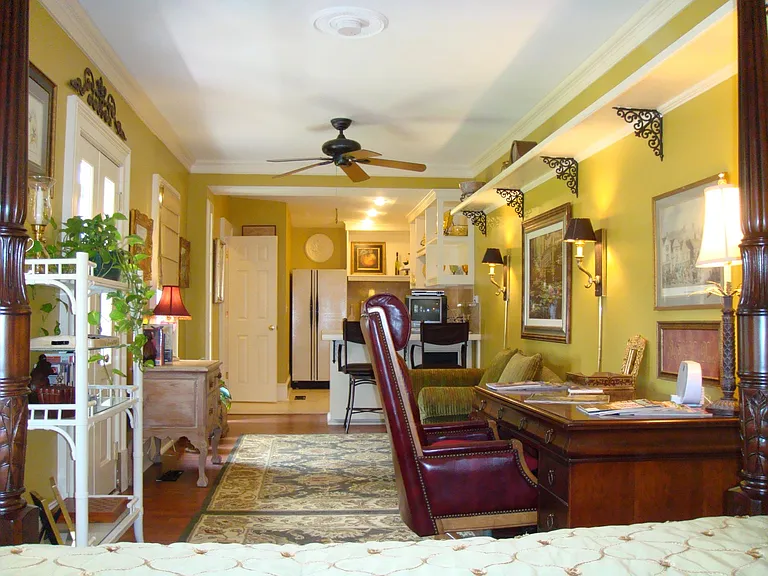 22 Charlotte St #HISTORIC COZY COTTAG — Photo 3