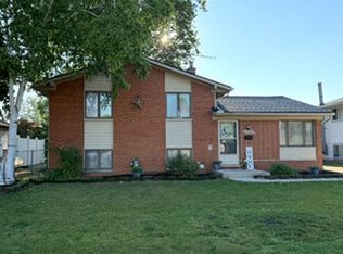 31665 Sweetbriar, Rockwood, MI 48173