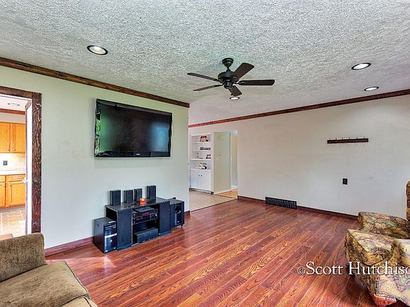5th image of 4920 Egner St NE