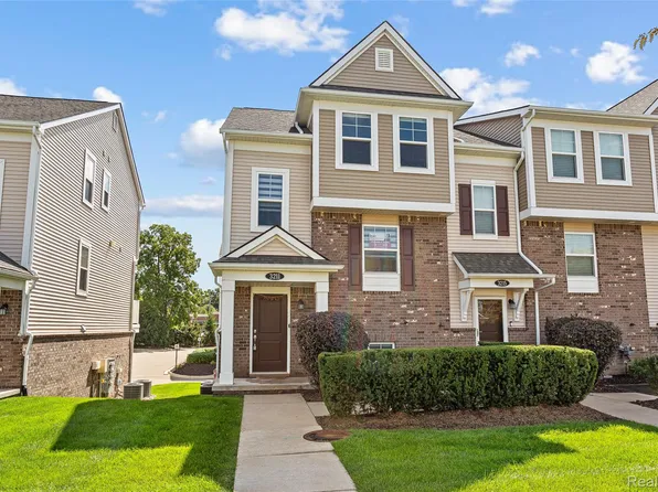 3211 Johanna Ware W, Wixom, MI 48393