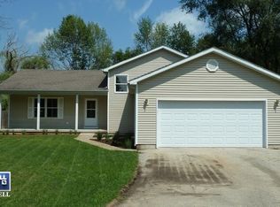 1225 Myra Ct, Somonauk, IL 60552