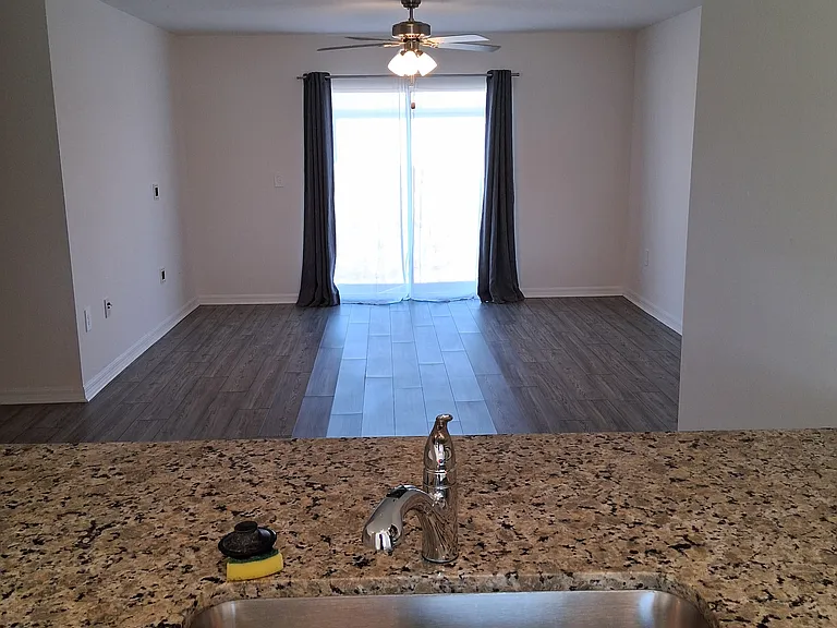857 Youngreen Dr — Photo 4