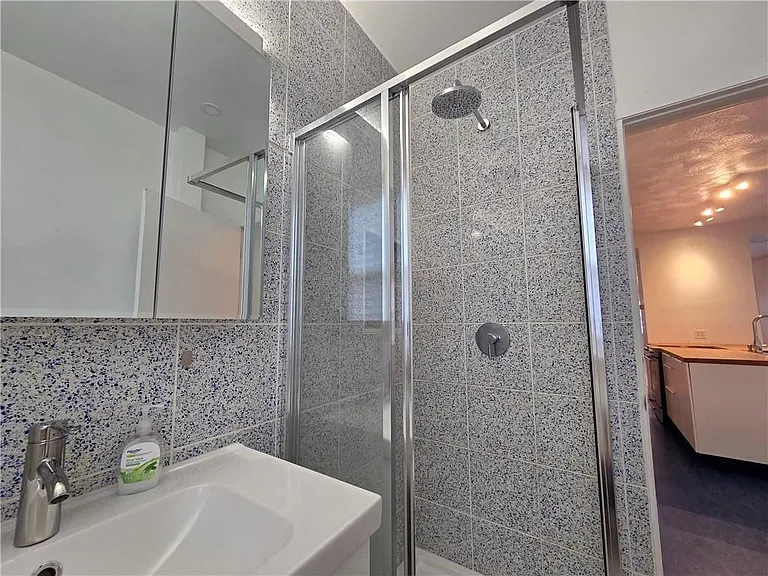 370 Academy Ave #1 — Photo 7