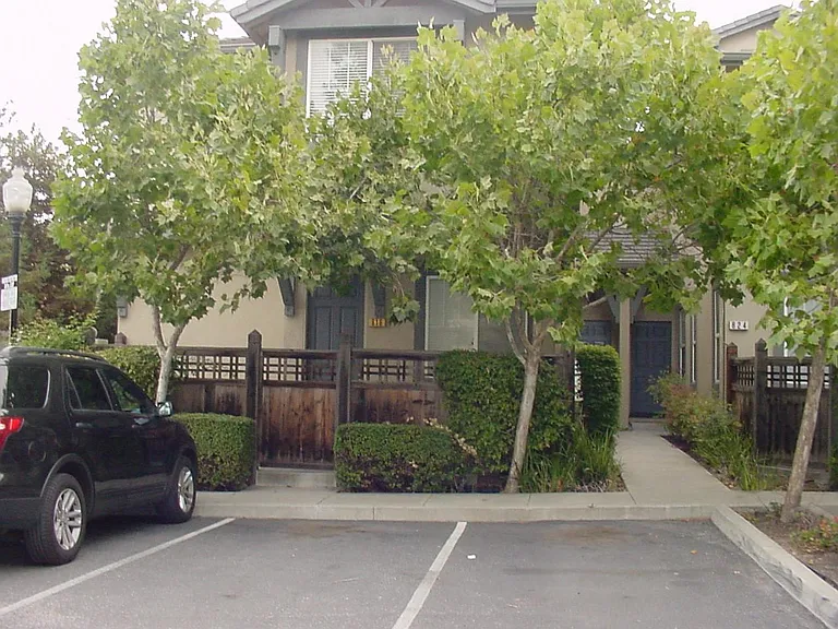 820 Towne Dr — Photo 6