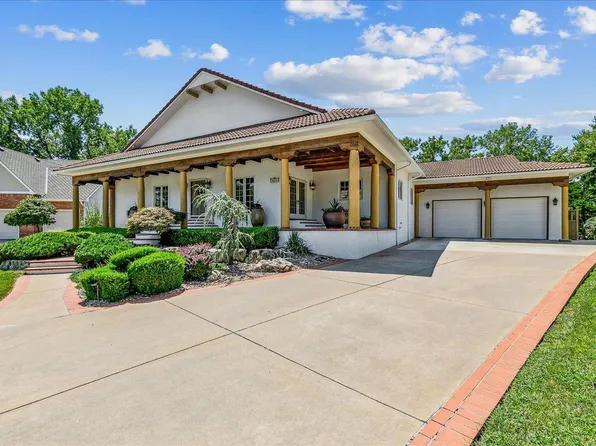 8320 E Oxford Cir, Wichita, KS 67226