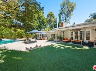 4062 Hayvenhurst Dr, Encino, CA 91436