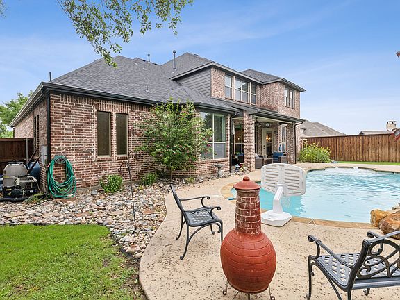 4th image of 2404 Lilyfield Dr