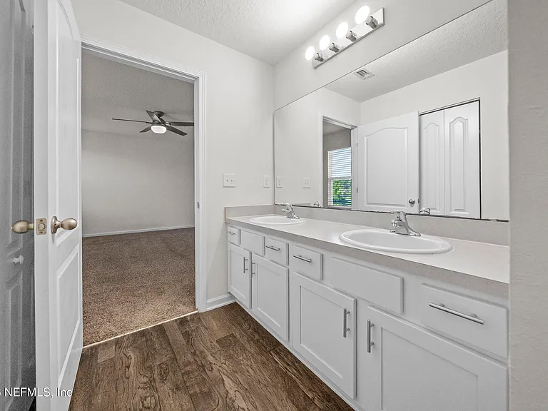 8279 Meadow Walk Ln — Photo 27