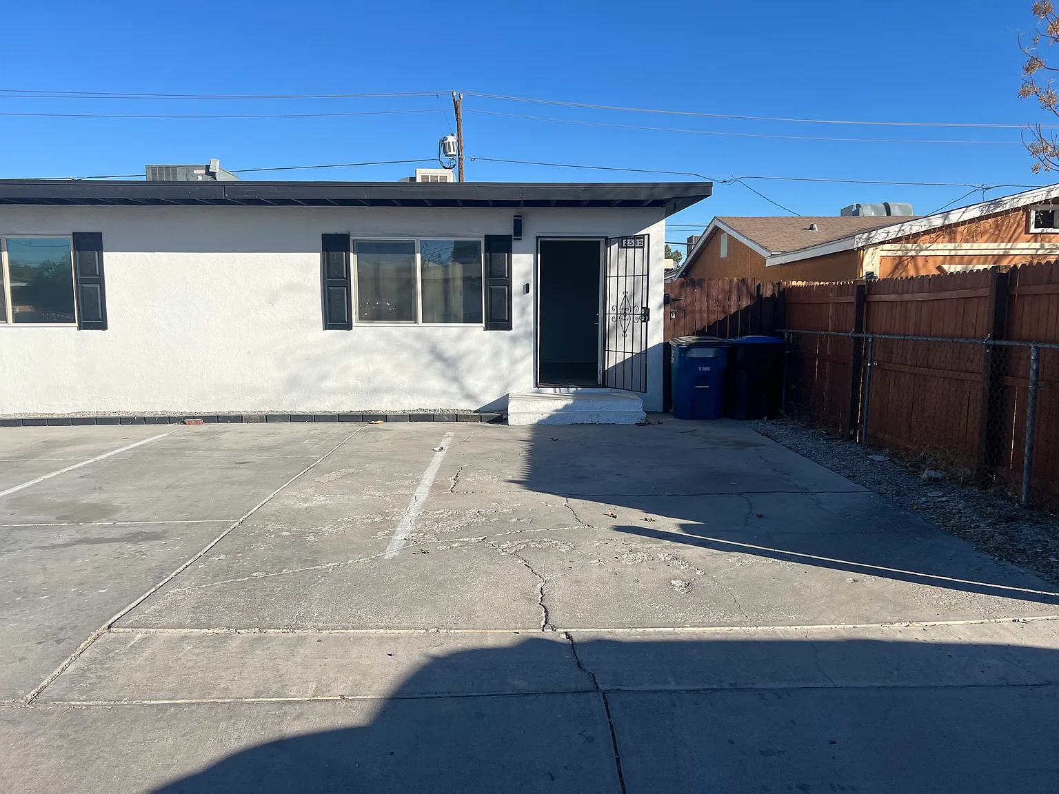 1 bed, 1100 sqft, $1,300 — Photo 4