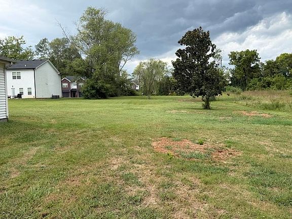 3rd image of 2433 Smallhouse Rd