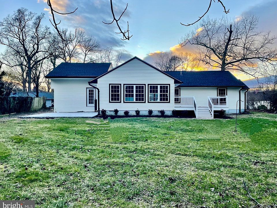 2nd image of 1449 Grandview Rd