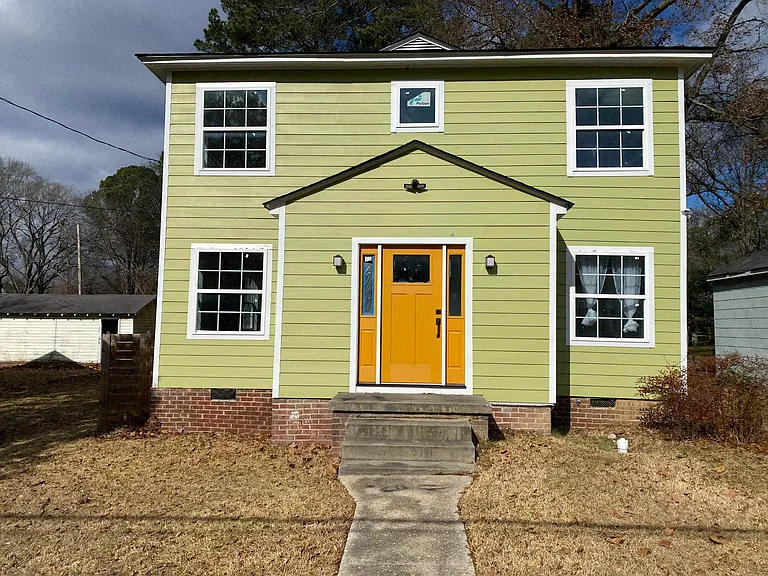 318 E Ridgeway St — Photo 1