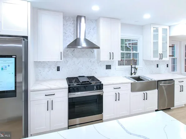 21111 Deep Furrow Ct, Ashburn, VA 20147