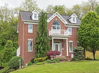 539 Hickory Ln, Houston, PA