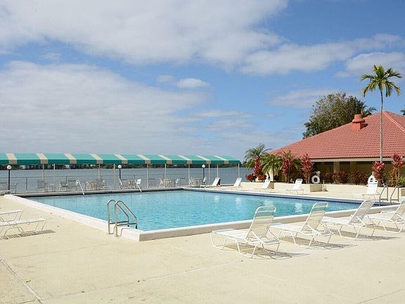 5th image of 113 Lake Emerald Drive #303