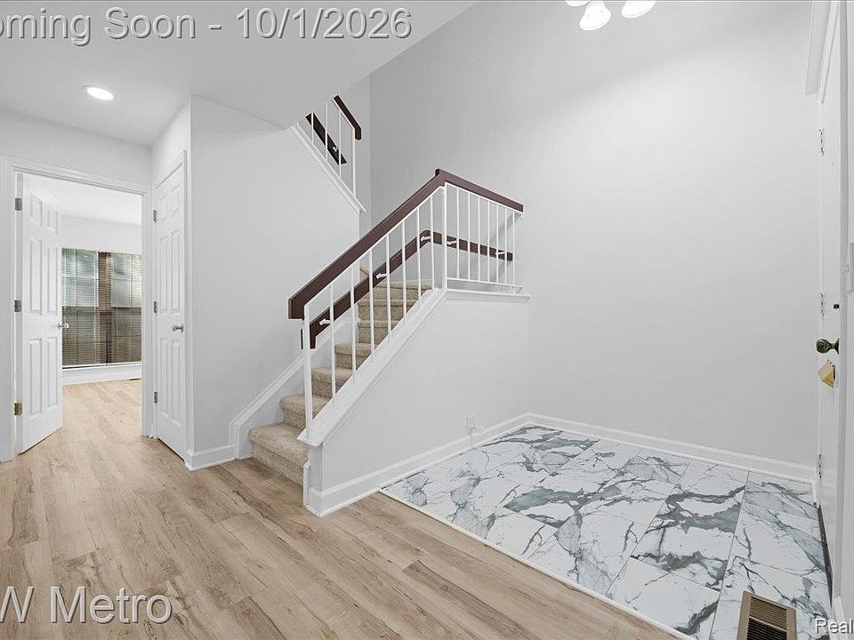 25168 Maplebrooke Dr, photo 6