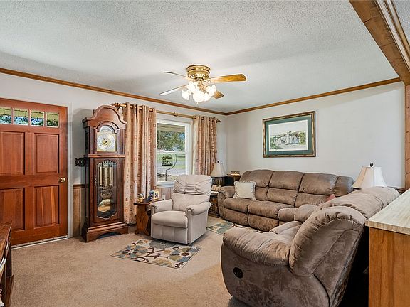 5th image of 312 Edwards Dr