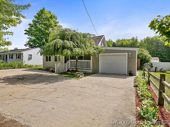 3rd image of 1730 Justin Ave NW