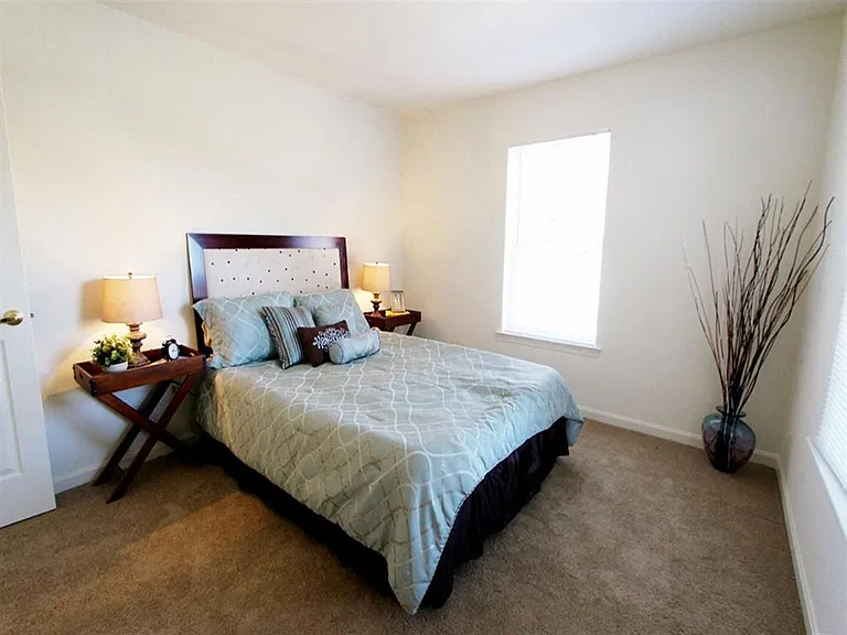 Kentlands Manor — Photo 19