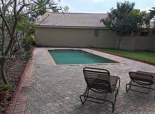 4653 NW 94th Pl, Doral, FL 33178