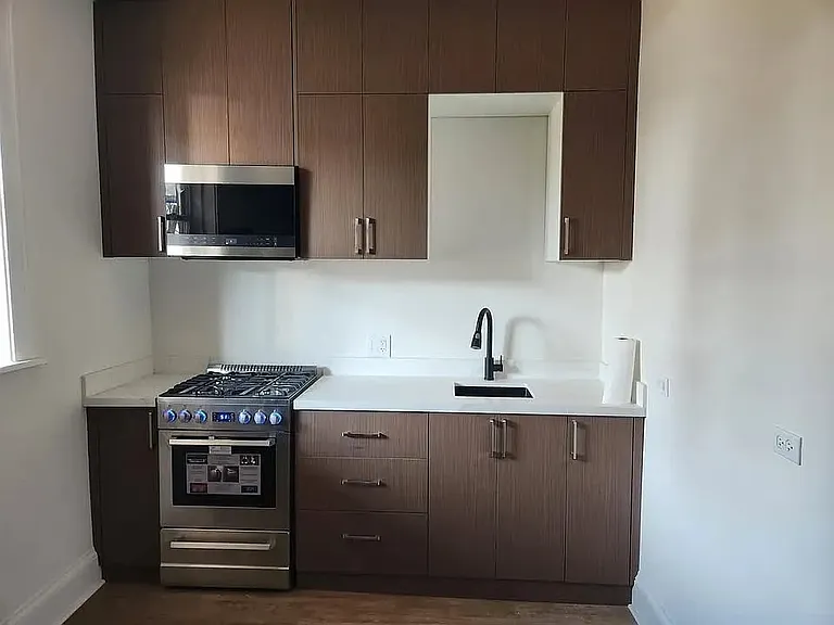 11136 S Vernon Ave #1B — Photo 6