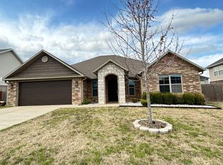 710 Mustang Ct, Centerton, AR 72719