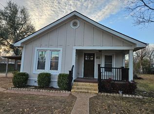 110 Lexington Rd, Elgin, TX 78621