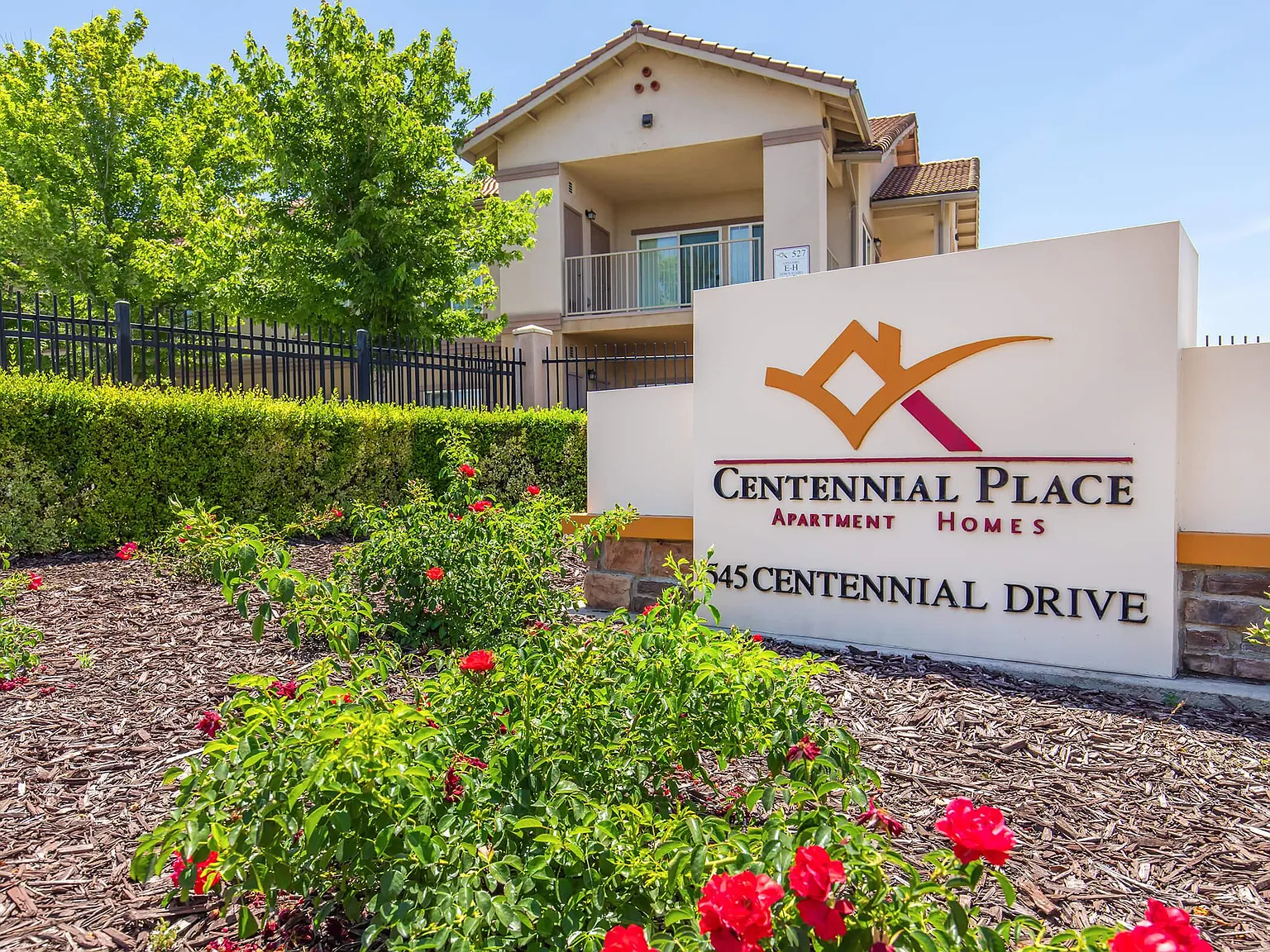 Centennial Place — Photo 3