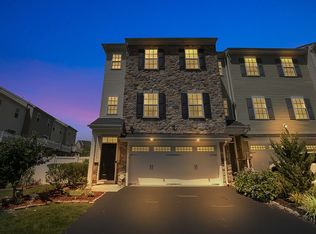 171 Graystone Dr, Feasterville, PA 19053