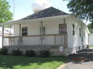 22 W South St, Divernon, IL 62530