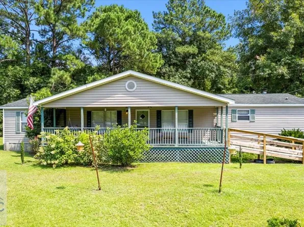 32 Hickory Cove Rd, Midway, GA 31320
