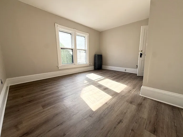 221 N Pinckney St — Photo 5