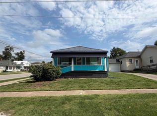 402 E State St, Centerville, IA 52544