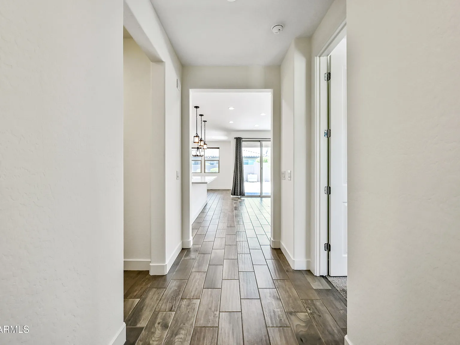 3 bed, 2.0 bath, 1521 sqft, $2,999 — Photo 3