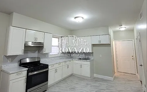 452 Irvine Turner Blvd #2 Photo 1